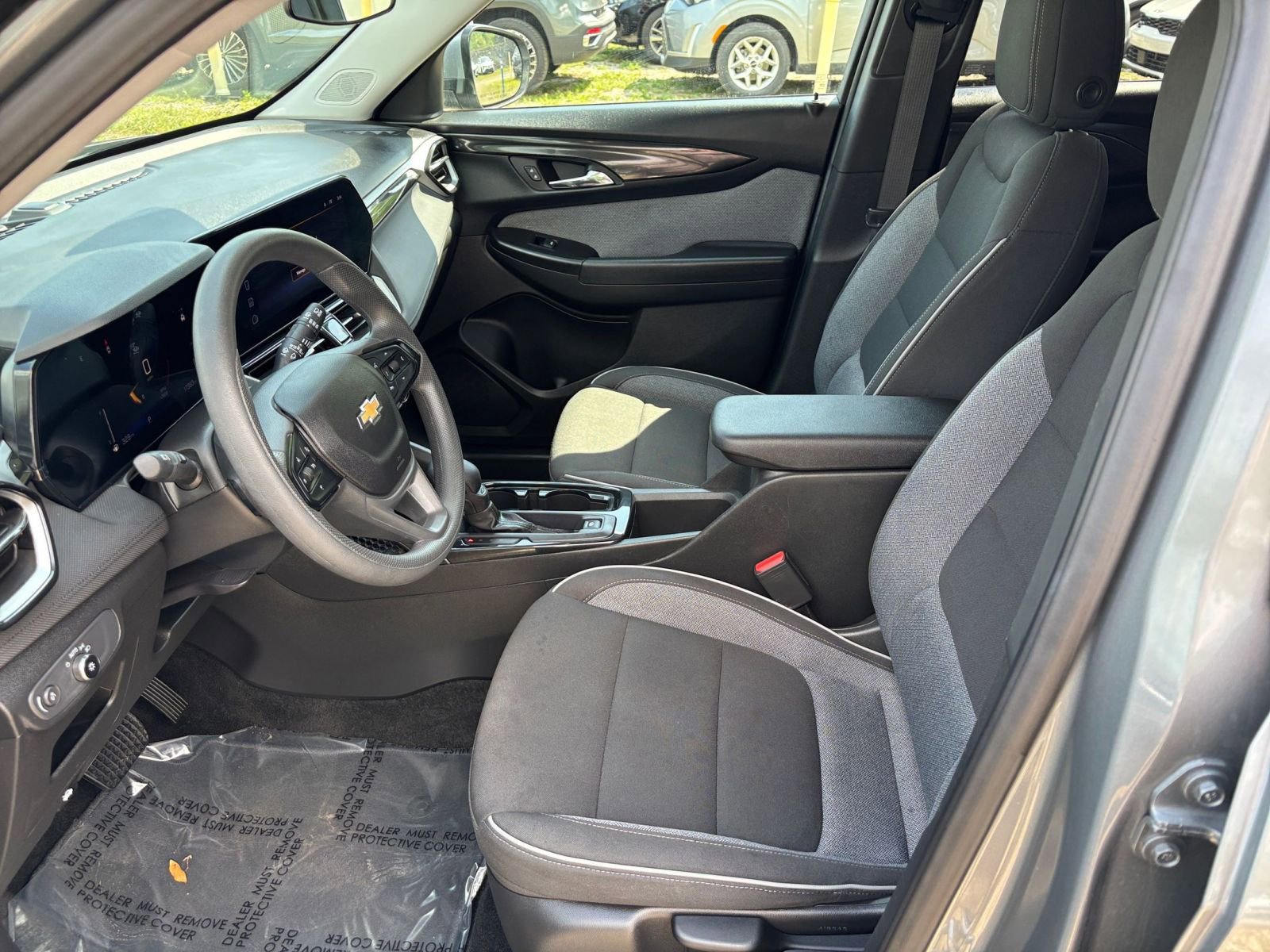 Used 2025 Chevrolet TrailBlazer LT FWD image 28