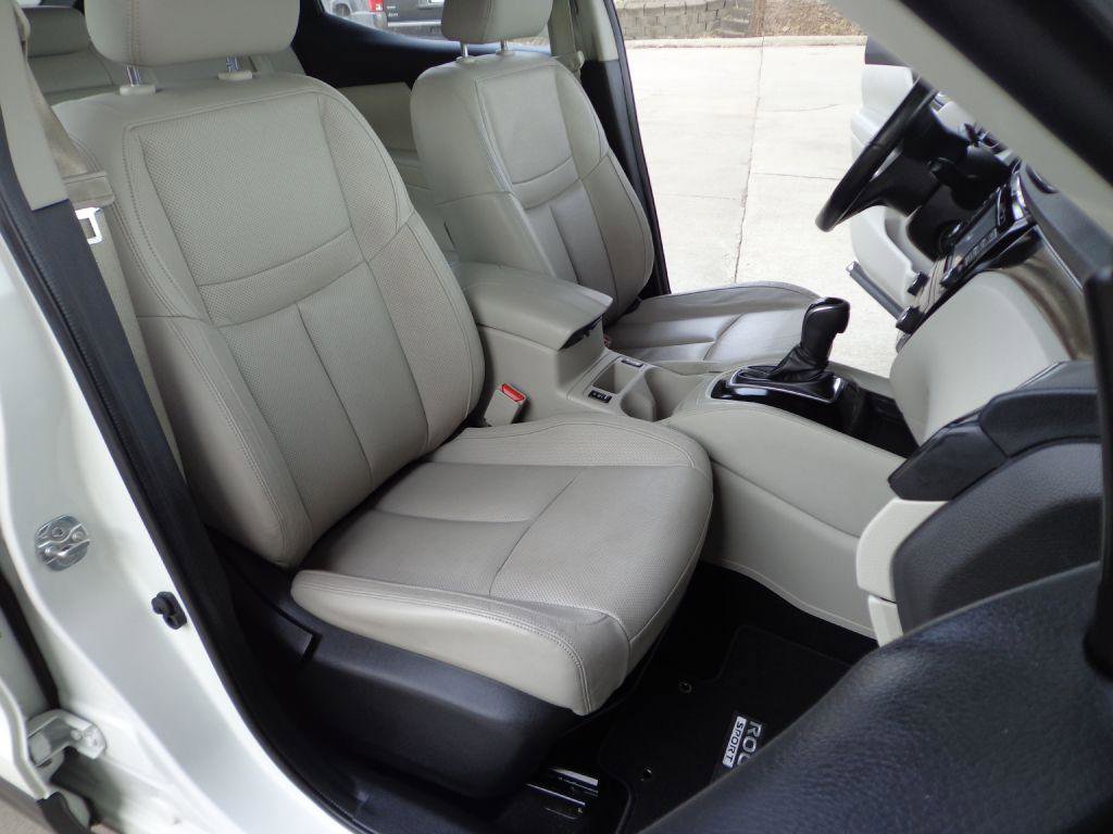 Used 2018 Nissan Rogue Sport SL image 14