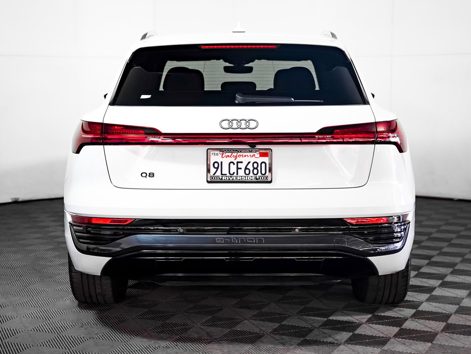 Used 2024 Audi Q8 e-tron Premium Plus image 13