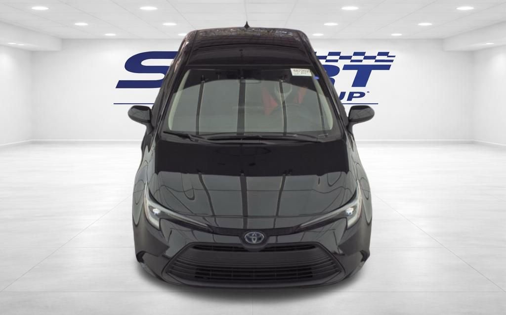 Used 2025 Toyota Corolla LE image 2