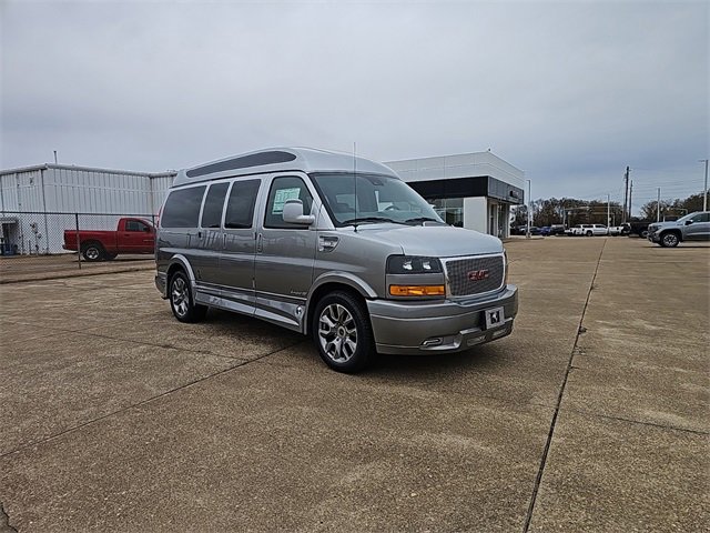 New 2024 GMC Savana 2500