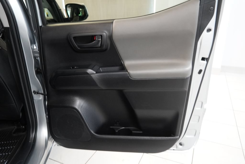 Used 2023 Toyota Tacoma SR AWD/4WD image 28