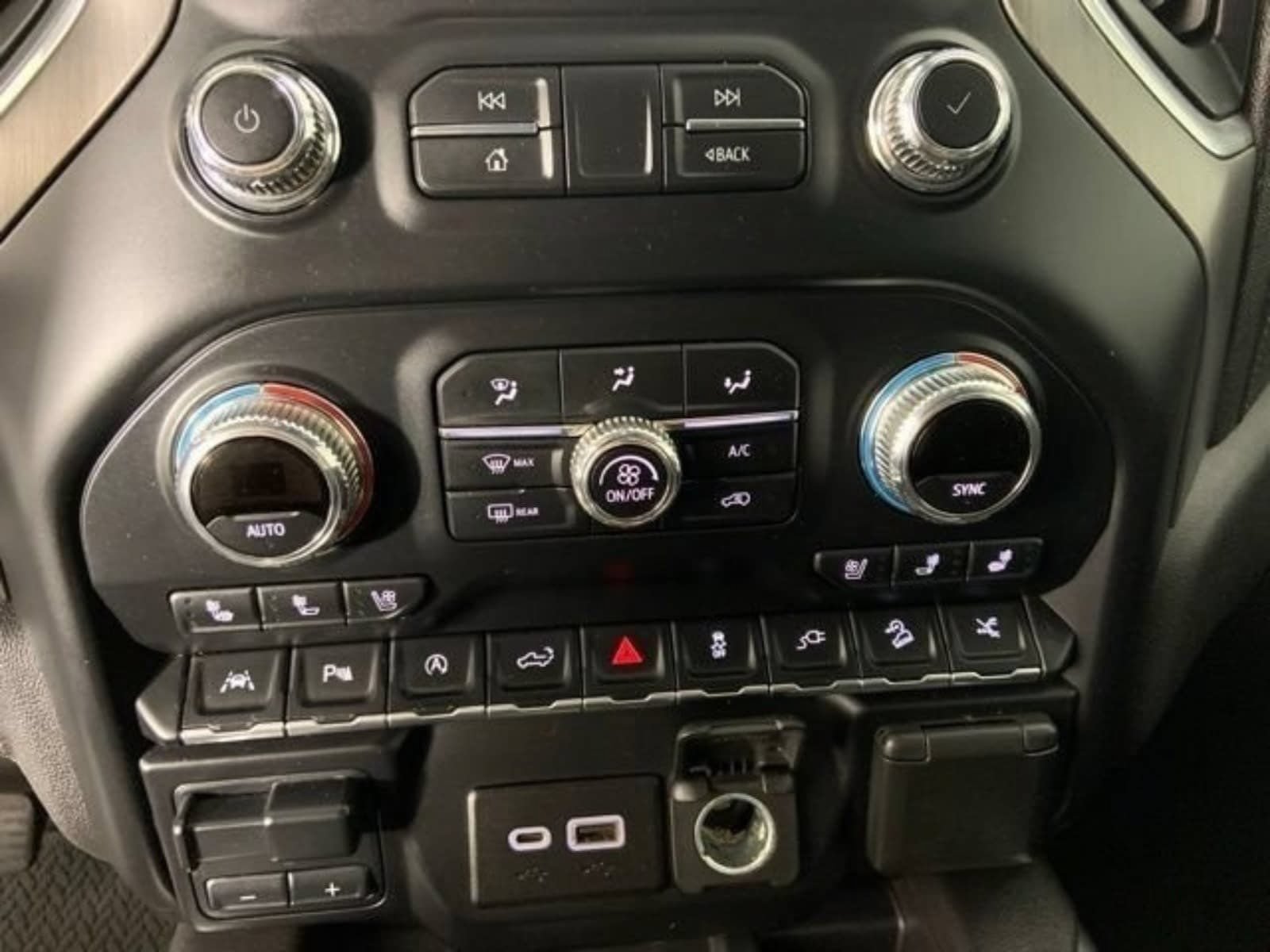 Used 2020 GMC Sierra 1500 Denali w/ Denali Ultimate Package AWD/4WD image 29