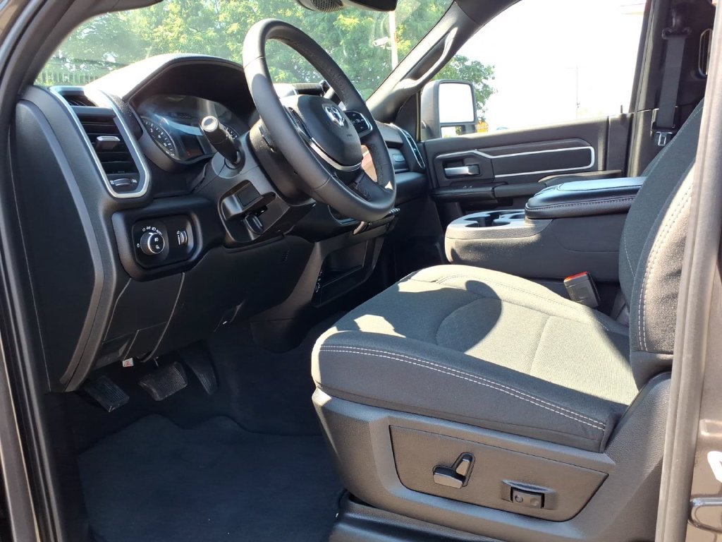 Used 2025 RAM 2500 Big Horn AWD/4WD image 13