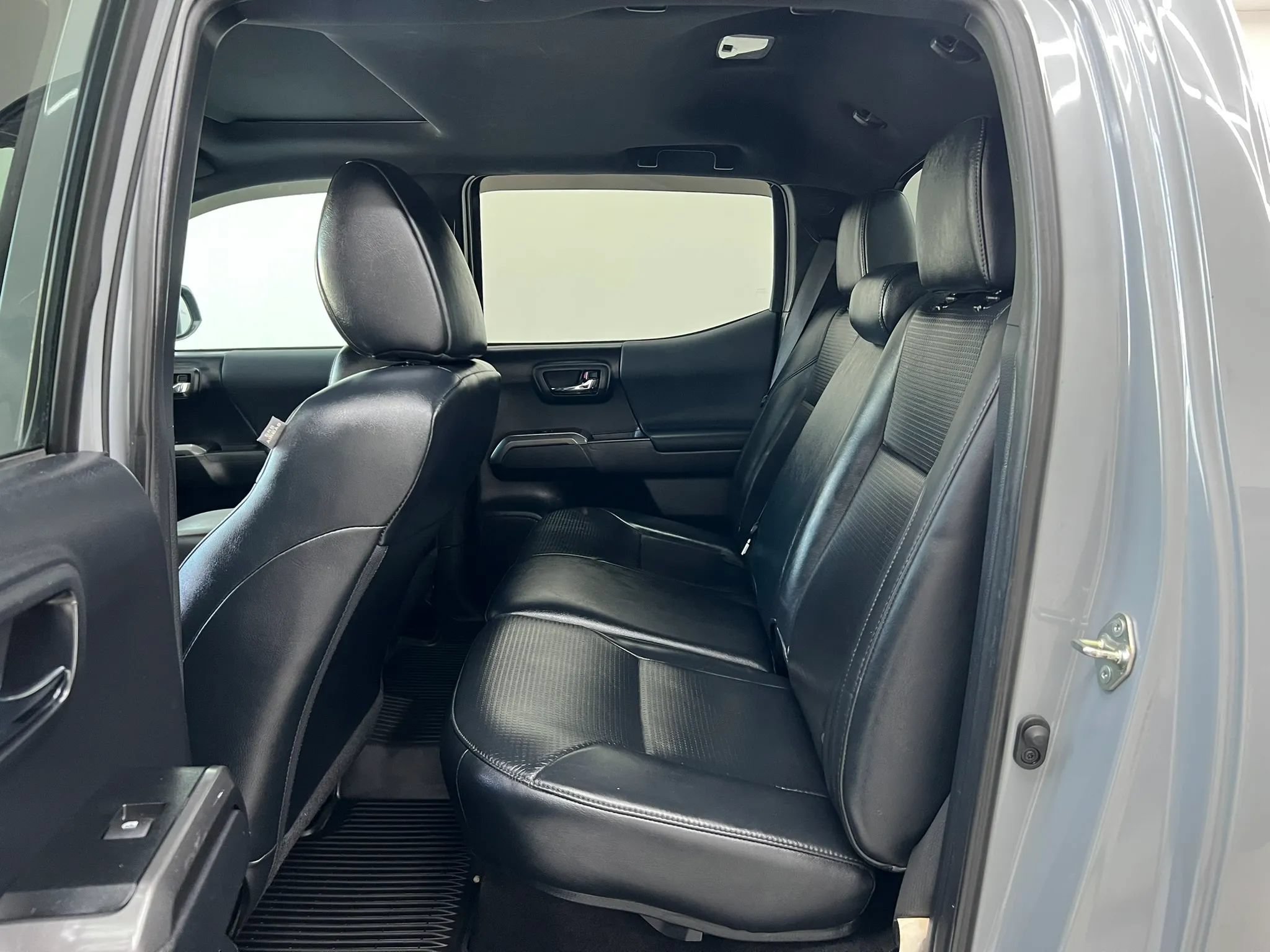 Used 2019 Toyota Tacoma TRD Off-Road AWD/4WD image 15