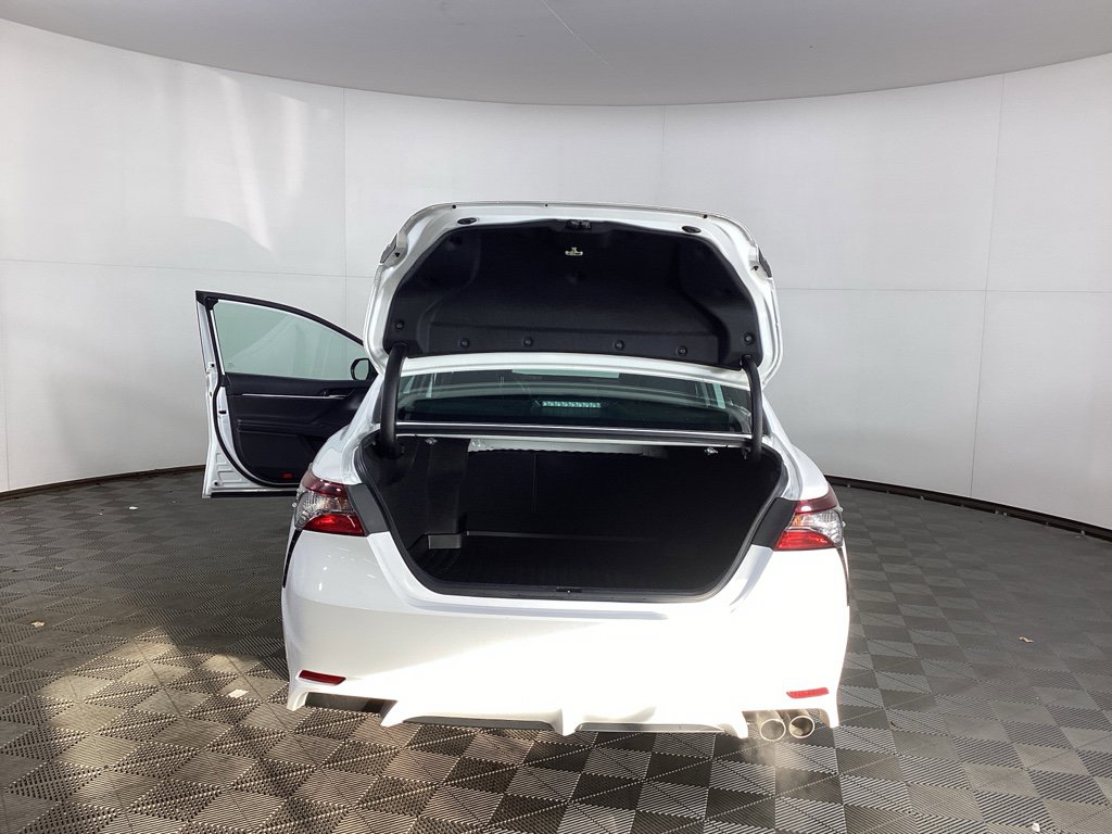 Used 2021 Toyota Camry SE w/ Cold Weather Package image 32