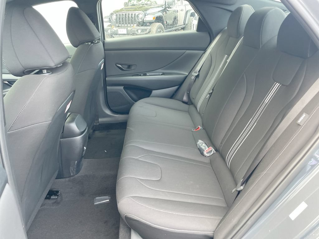 Used 2025 Hyundai Elantra Sport FWD image 48