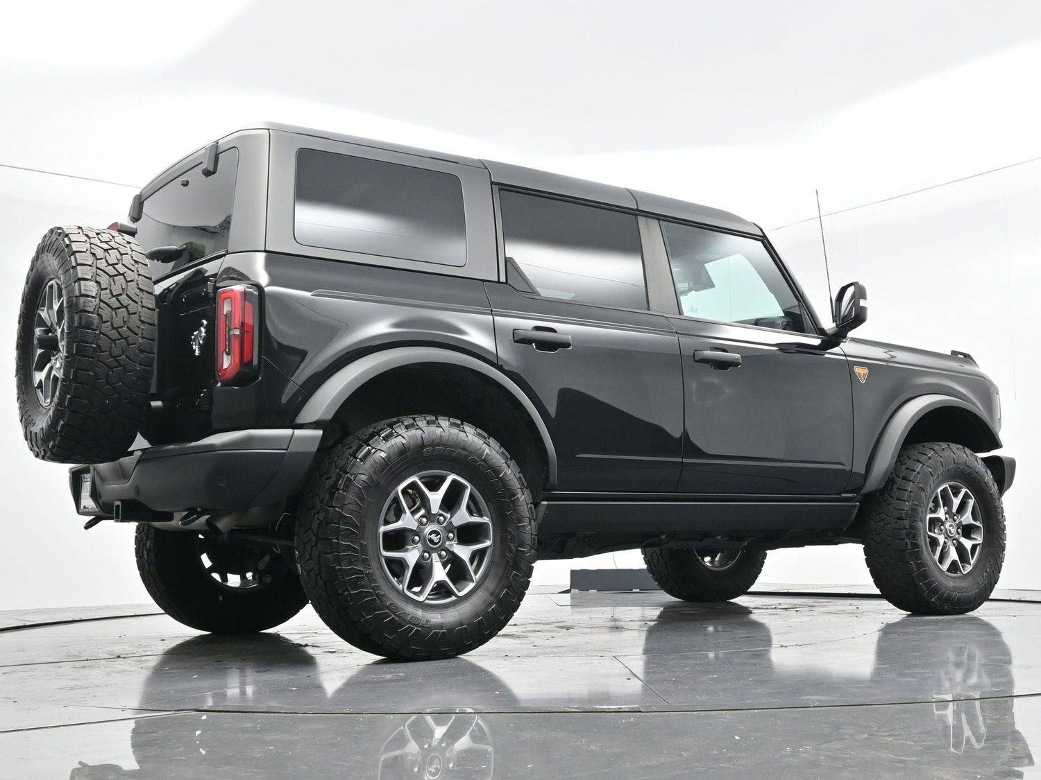 Used 2023 Ford Bronco Badlands image 54