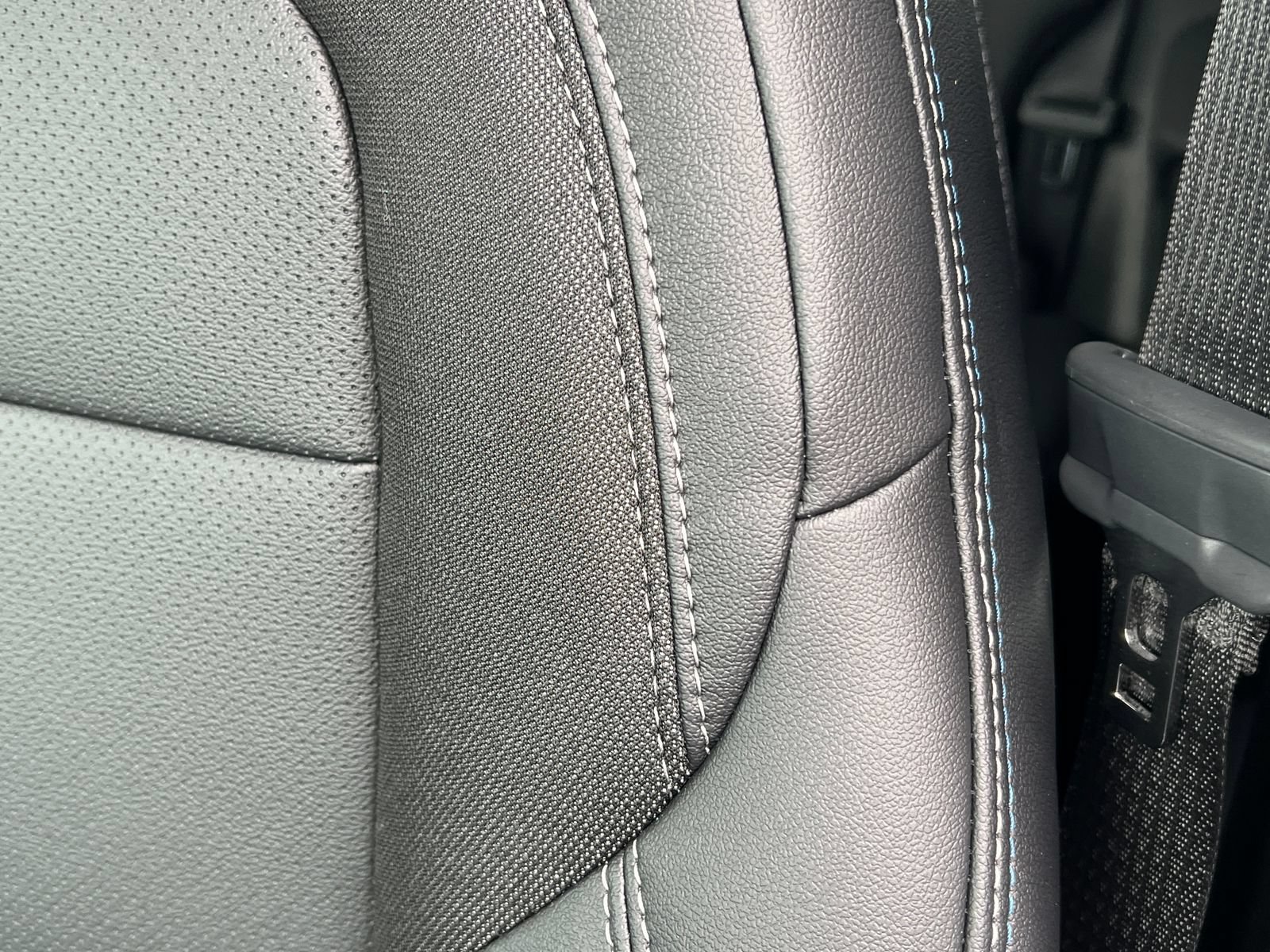 New 2026 Chevrolet Equinox EV LT FWD image 11