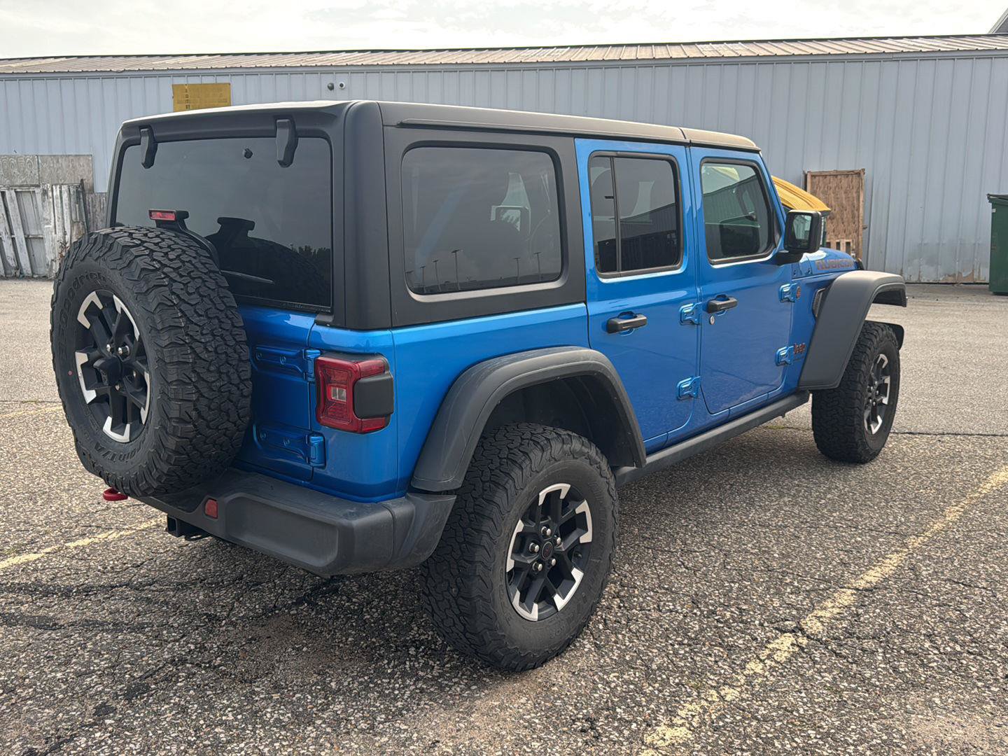 Certified 2025 Jeep Wrangler Unlimited Rubicon AWD/4WD image 3