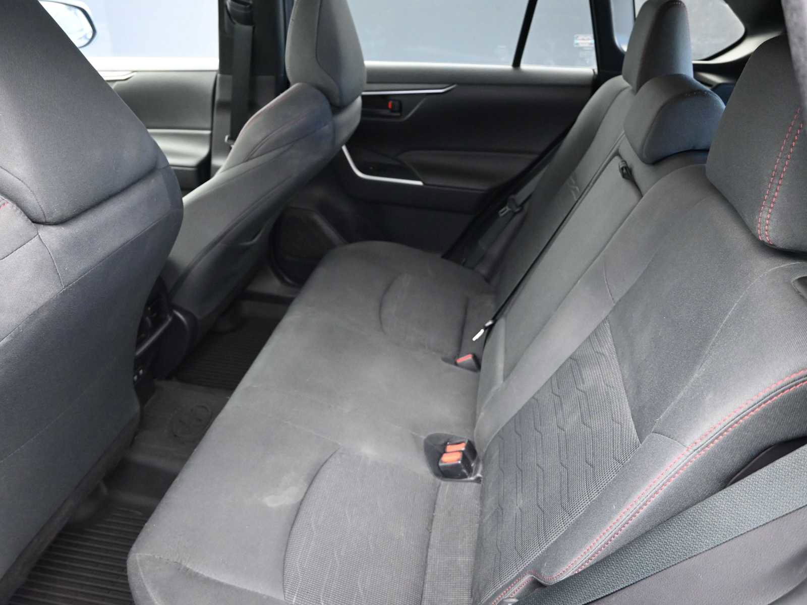 Used 2021 Toyota RAV4 SE w/ Weather & Moonroof Package image 21