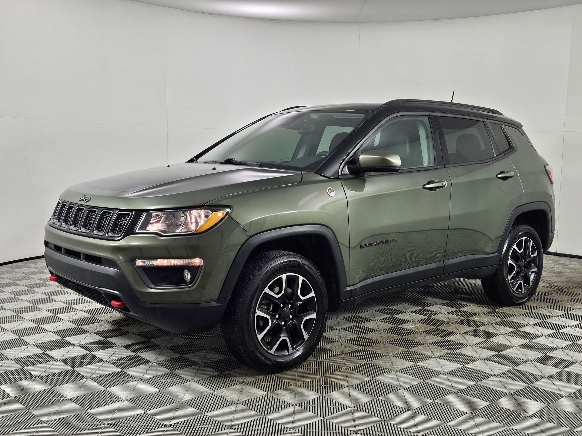 Used 2019 Jeep Compass Trailhawk w/ Cold Weather Group image 3