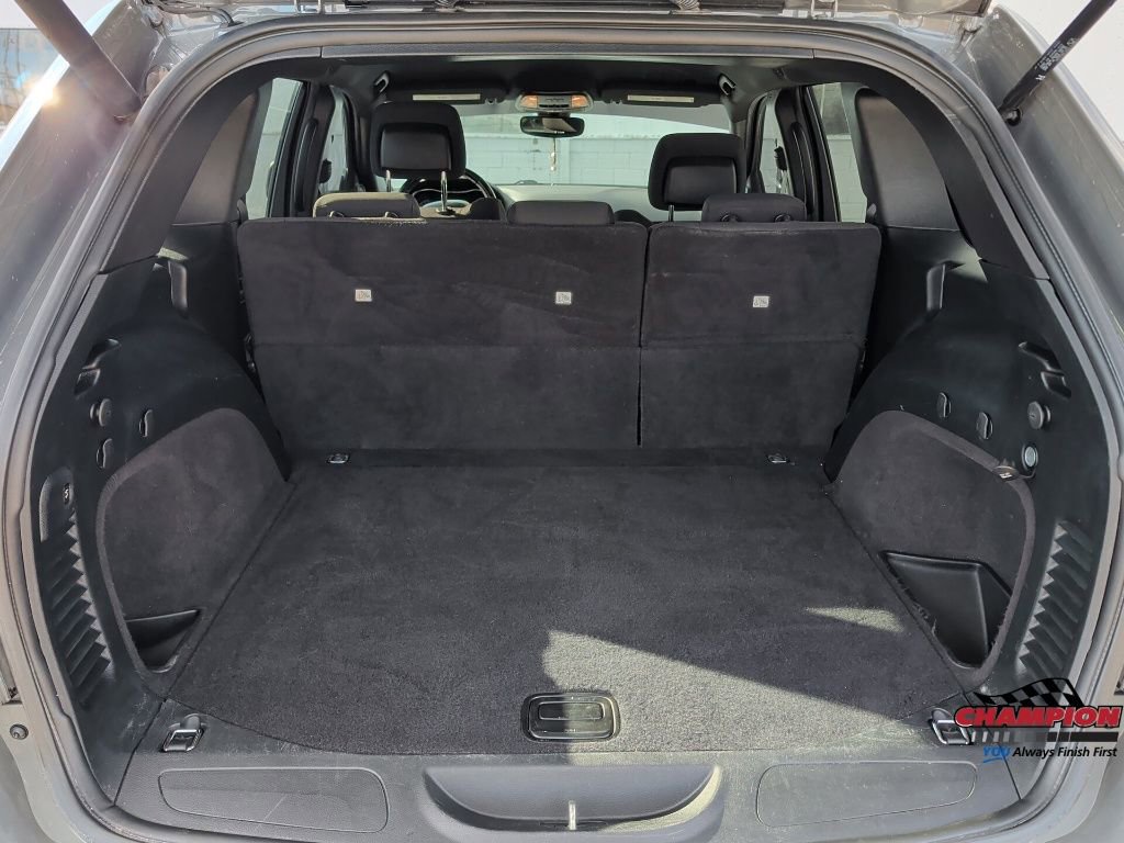 Used 2020 Jeep Grand Cherokee Laredo image 11