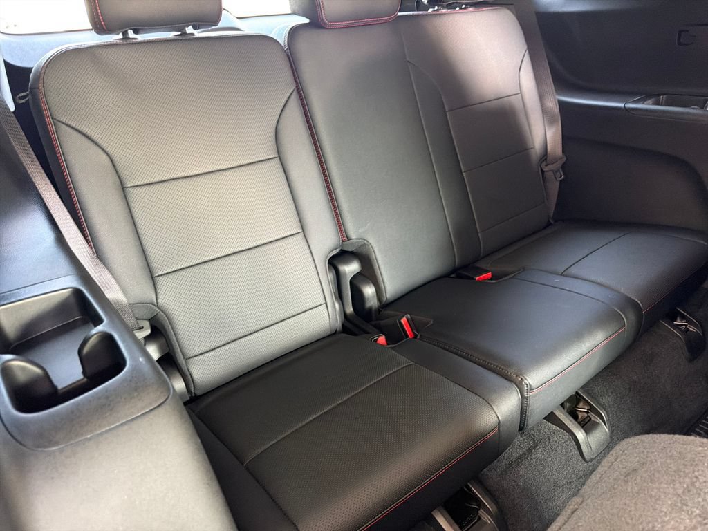 Used 2024 Chevrolet Traverse RS FWD image 36