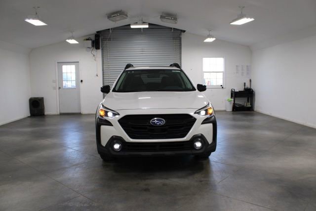 Used 2025 Subaru Outback Onyx Edition AWD/4WD image 3