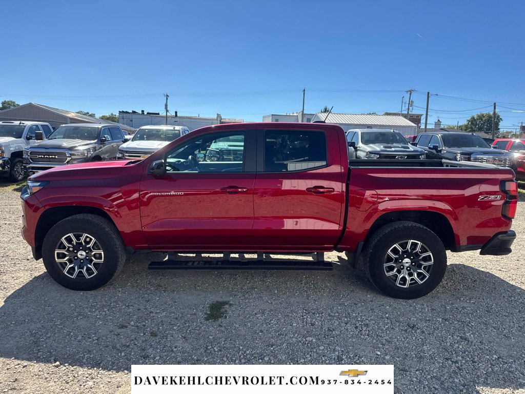 Used 2025 Chevrolet Colorado Z71 w/ Technology Package AWD/4WD image 49