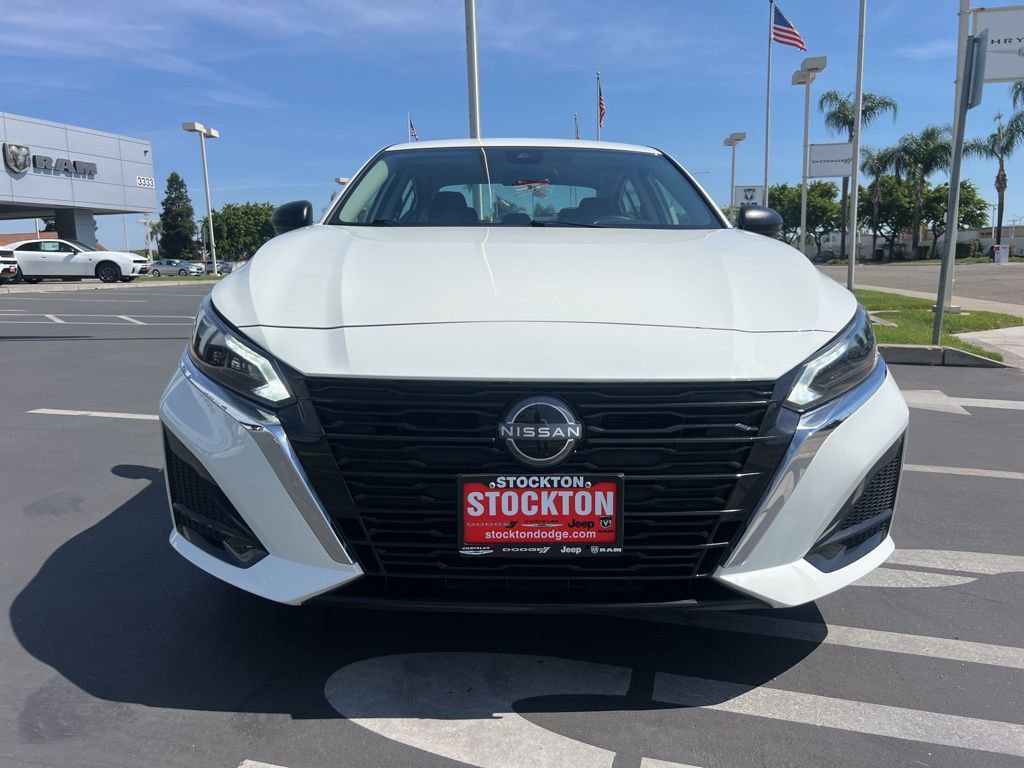 Used 2025 Nissan Altima 2.5 SV FWD image 4