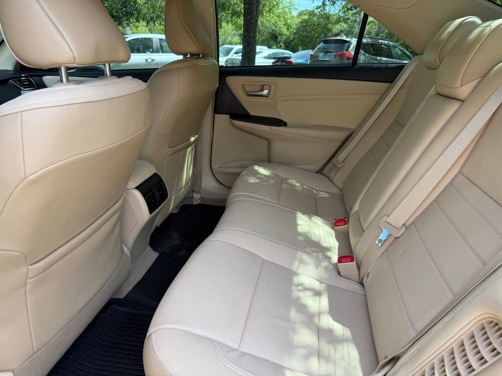 Used 2017 Toyota Camry XLE FWD image 7