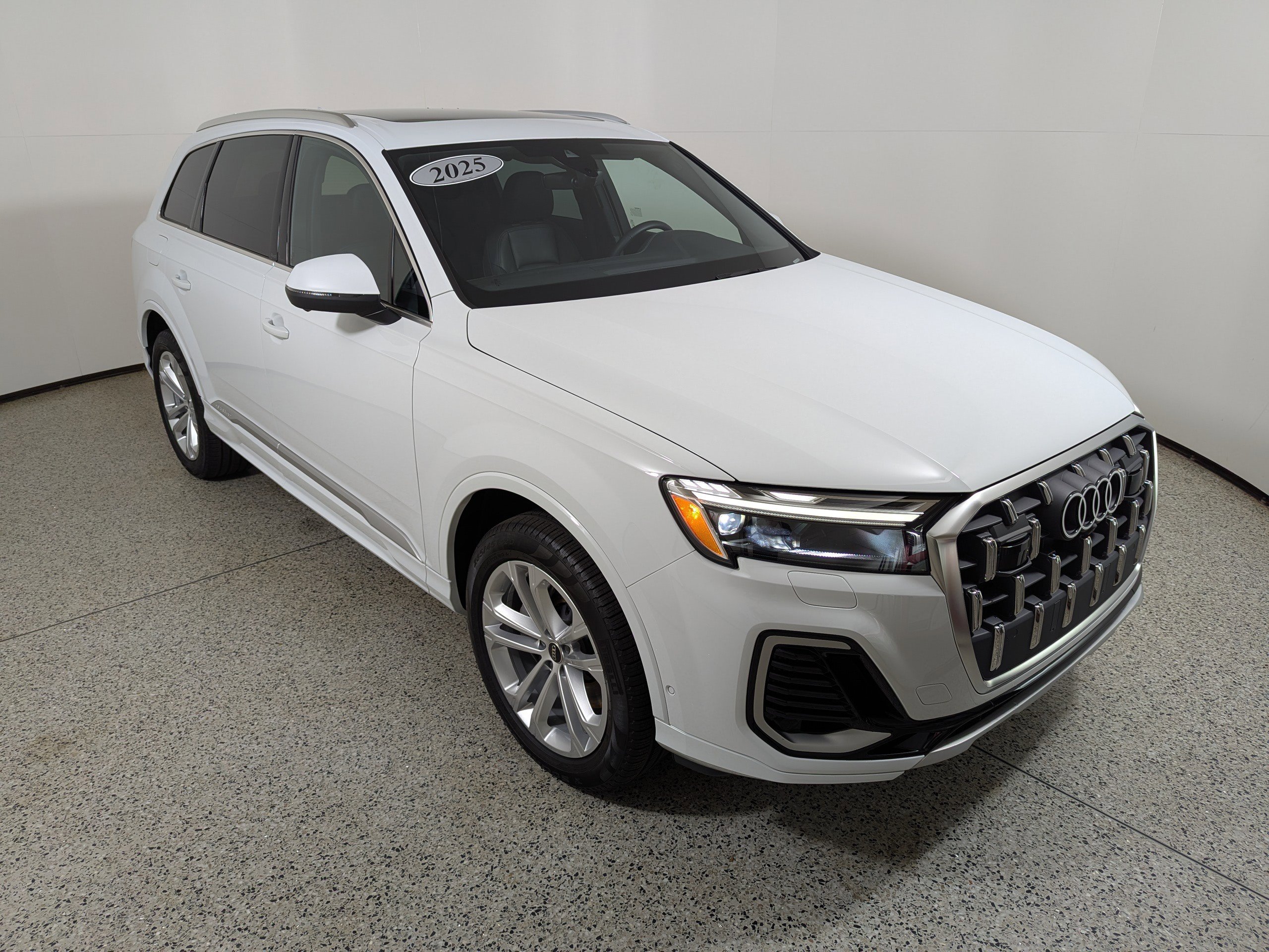 Certified 2025 Audi Q7 3.0T Premium image 2