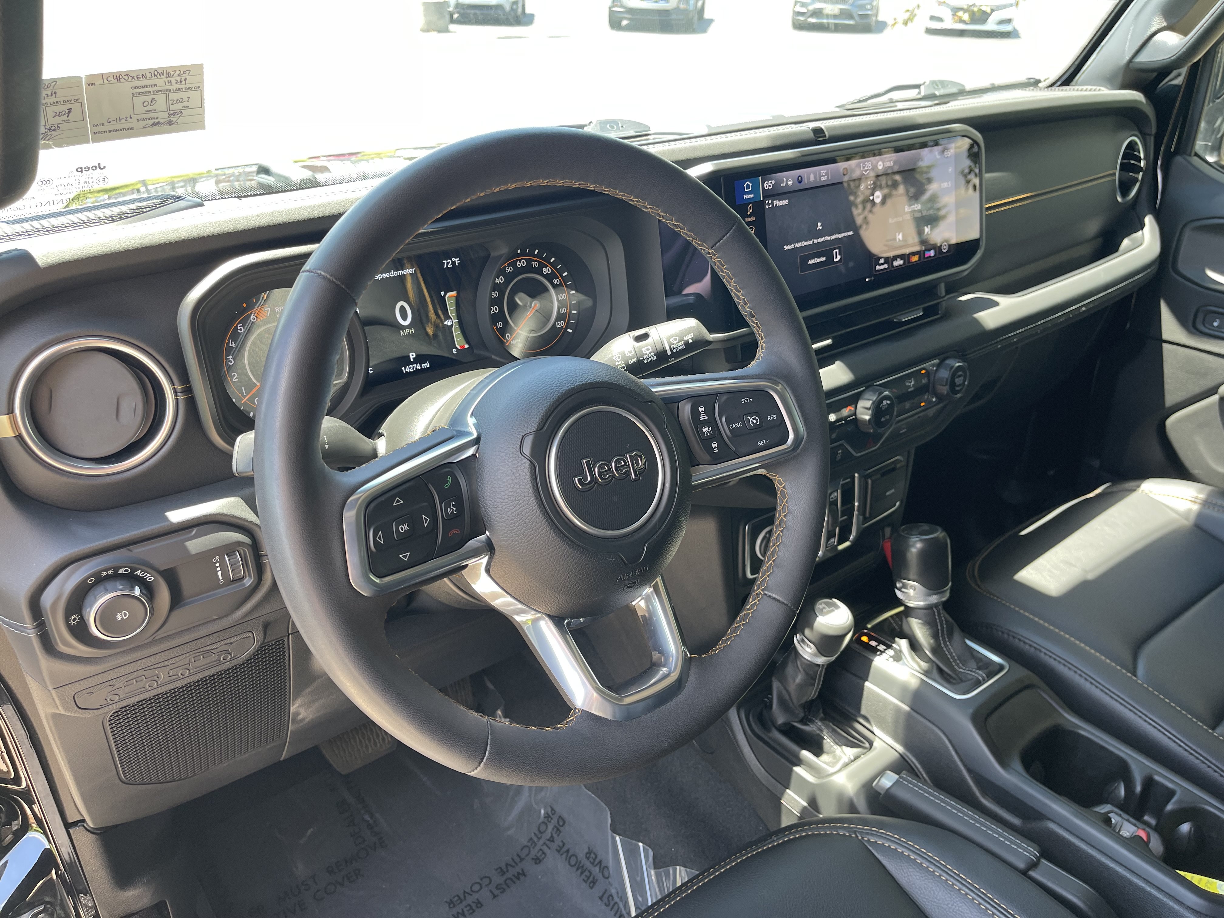 Used 2024 Jeep Wrangler Unlimited Sahara AWD/4WD image 15