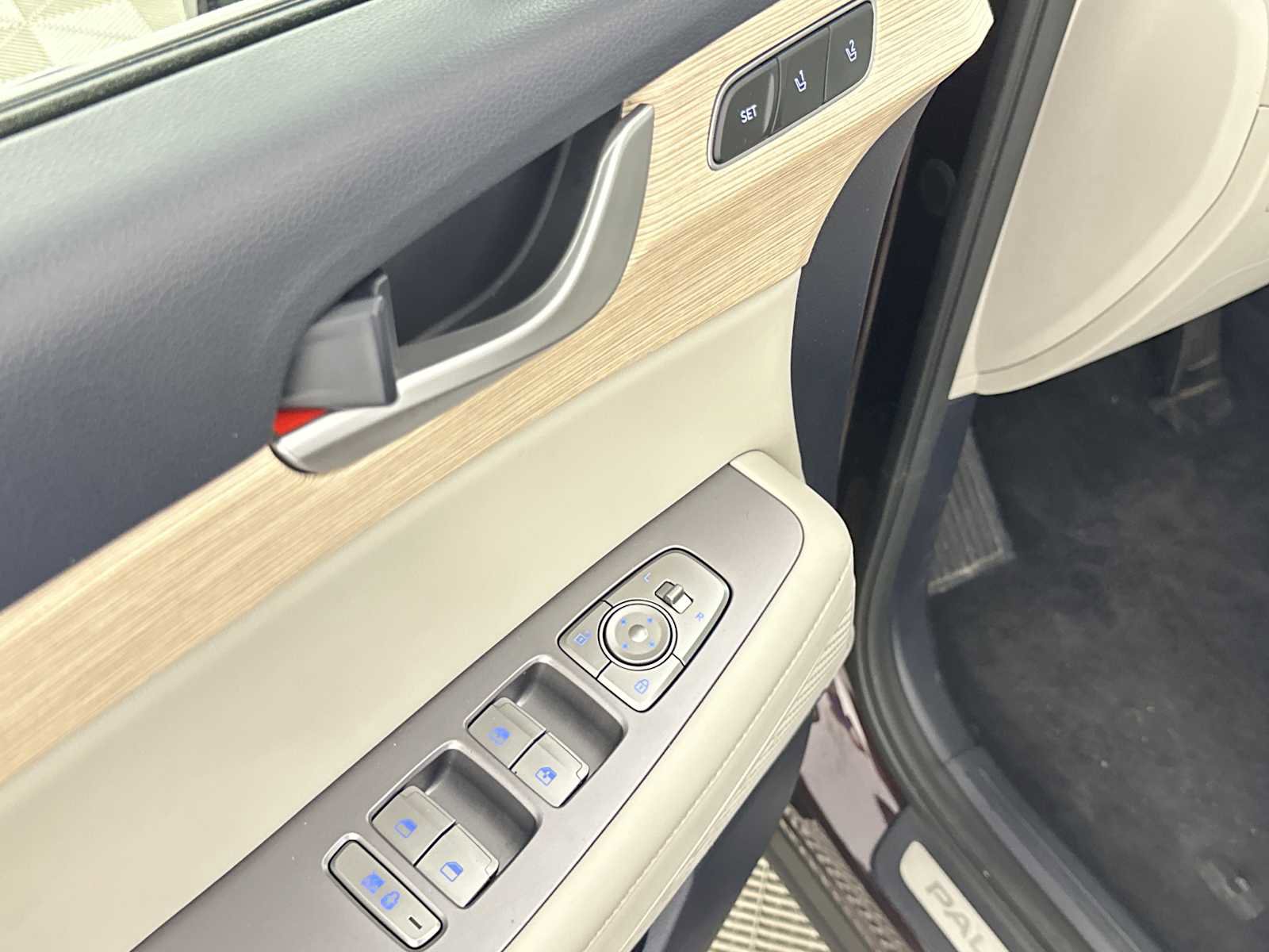 Used 2024 Hyundai Palisade Limited image 17