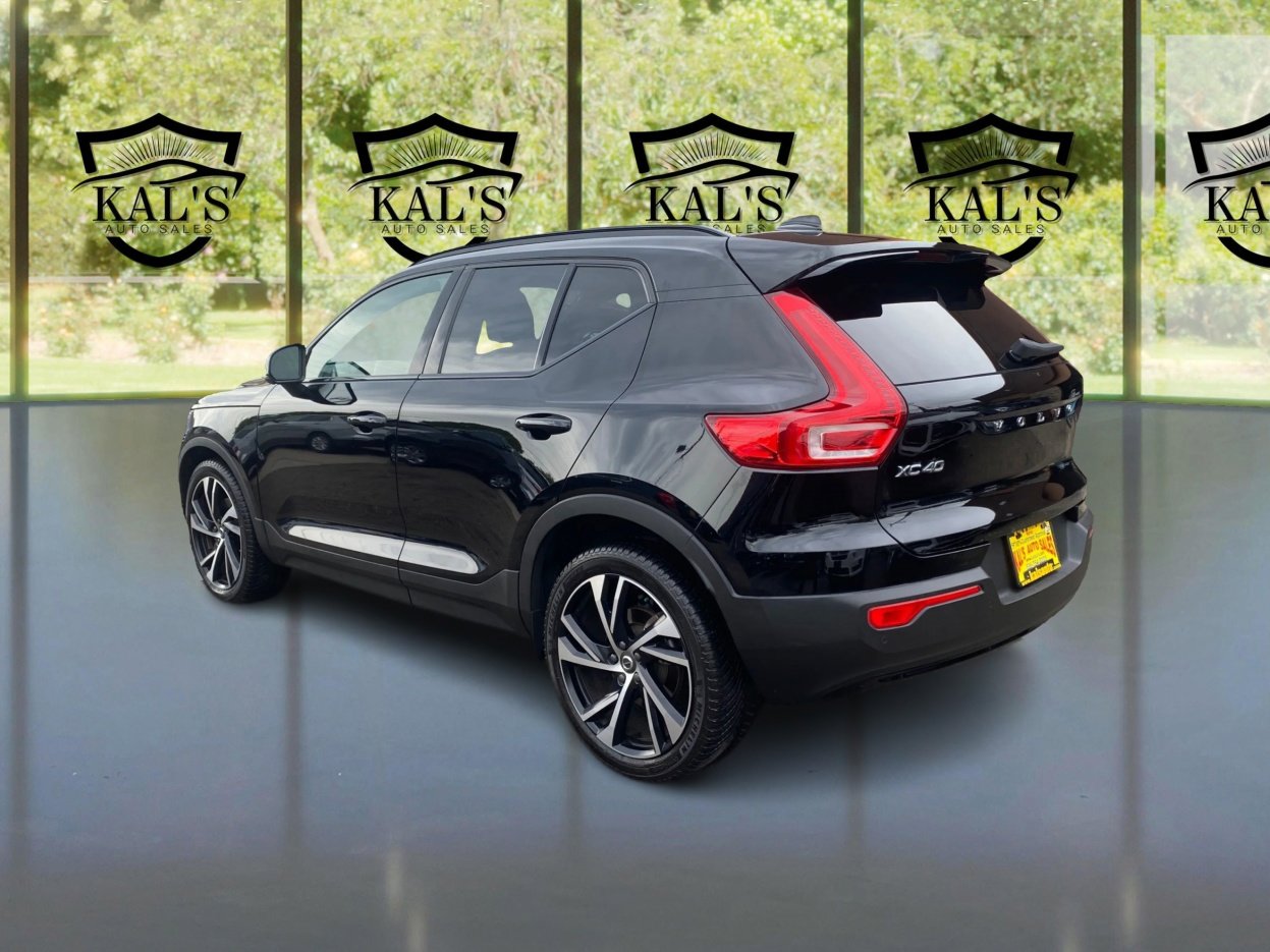 Used 2021 Volvo XC40 T5 R-Design image 7