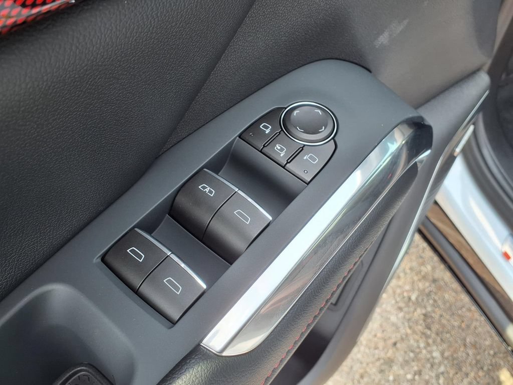 Used 2026 Chevrolet Traverse RS w/ LPO, Floor Liner Package AWD/4WD image 16