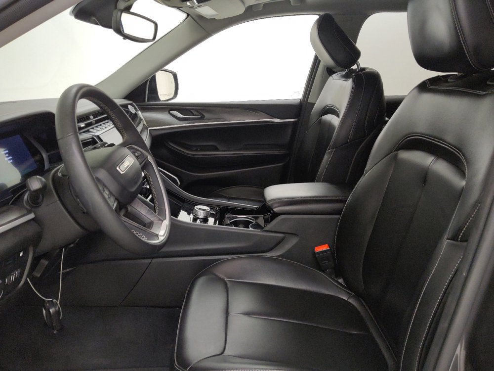 Used 2023 Jeep Grand Cherokee 4WD 4xe image 17