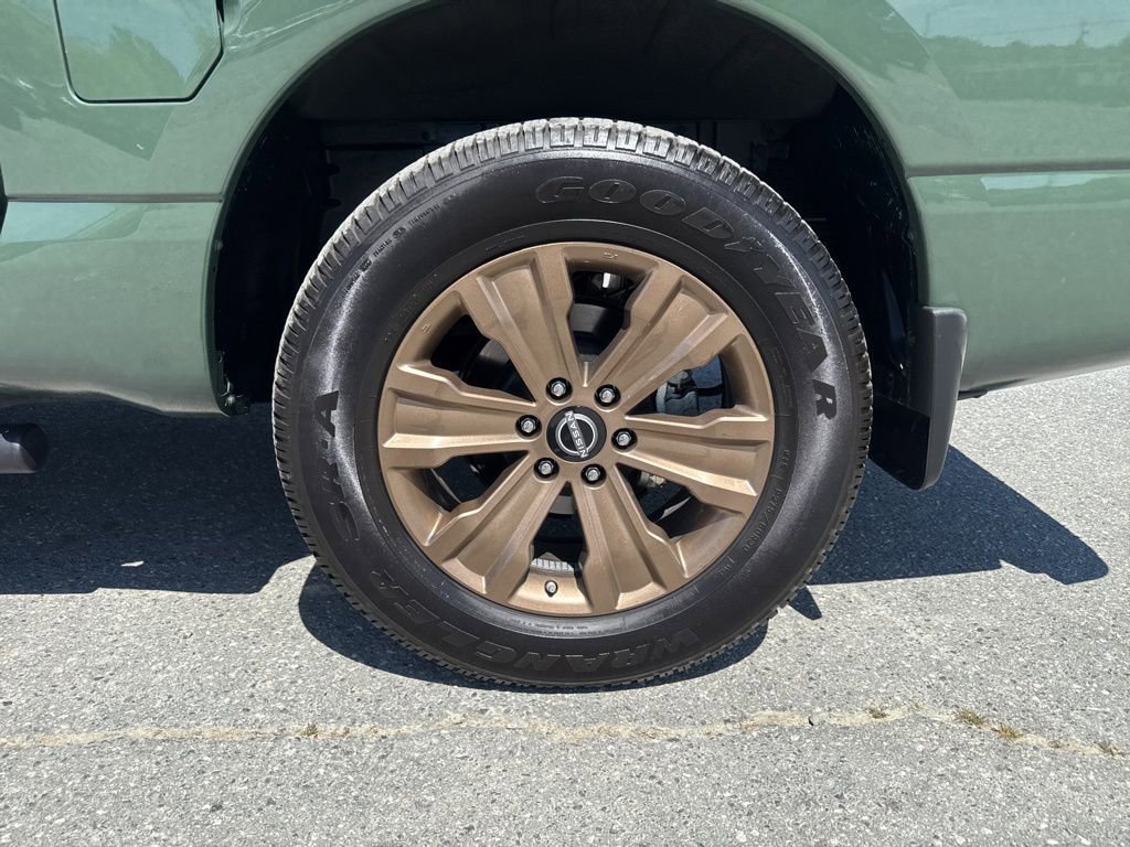 Used 2024 Nissan Titan SV w/ SV Bronze Edition Package image 30