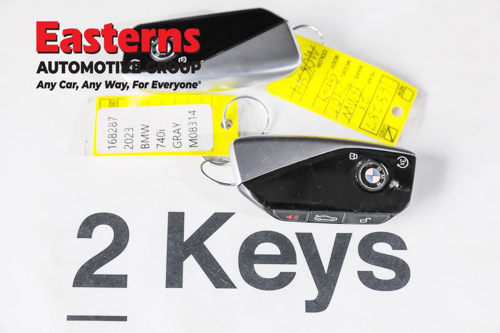 Used 2023 BMW 740i w/ Executive Package image 30