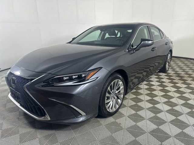 Used 2023 Lexus ES 300h Ultra Luxury w/ Accessory Package (Z2) FWD image 3