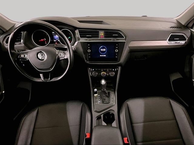Used 2018 Volkswagen Tiguan SEL FWD image 14