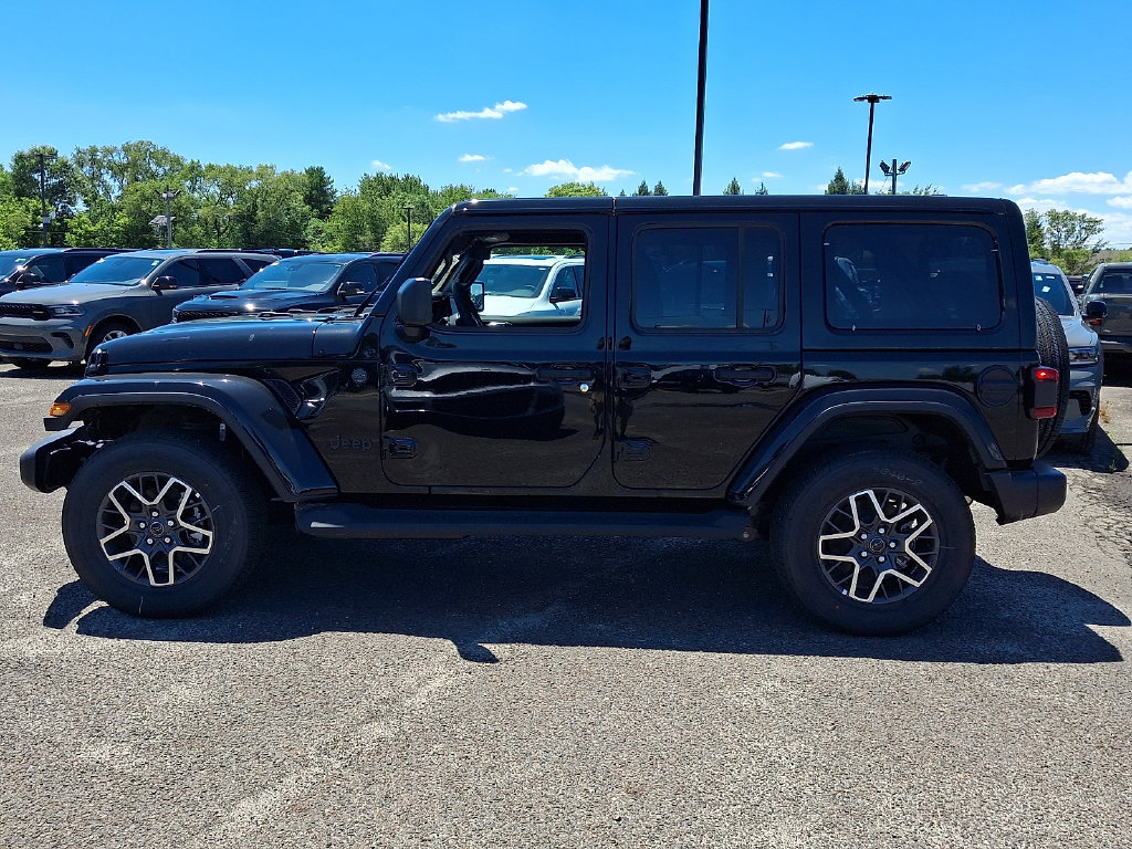 New 2026 Jeep Wrangler Unlimited Sahara w/ Safety Group AWD/4WD image 5