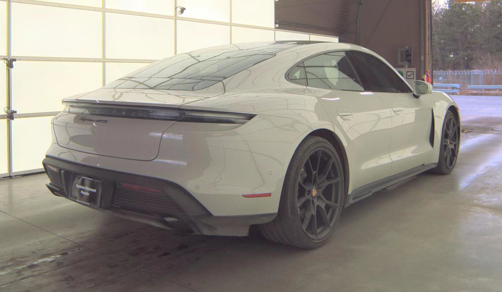 Used 2022 Porsche Taycan GTS w/ Technology Package image 3