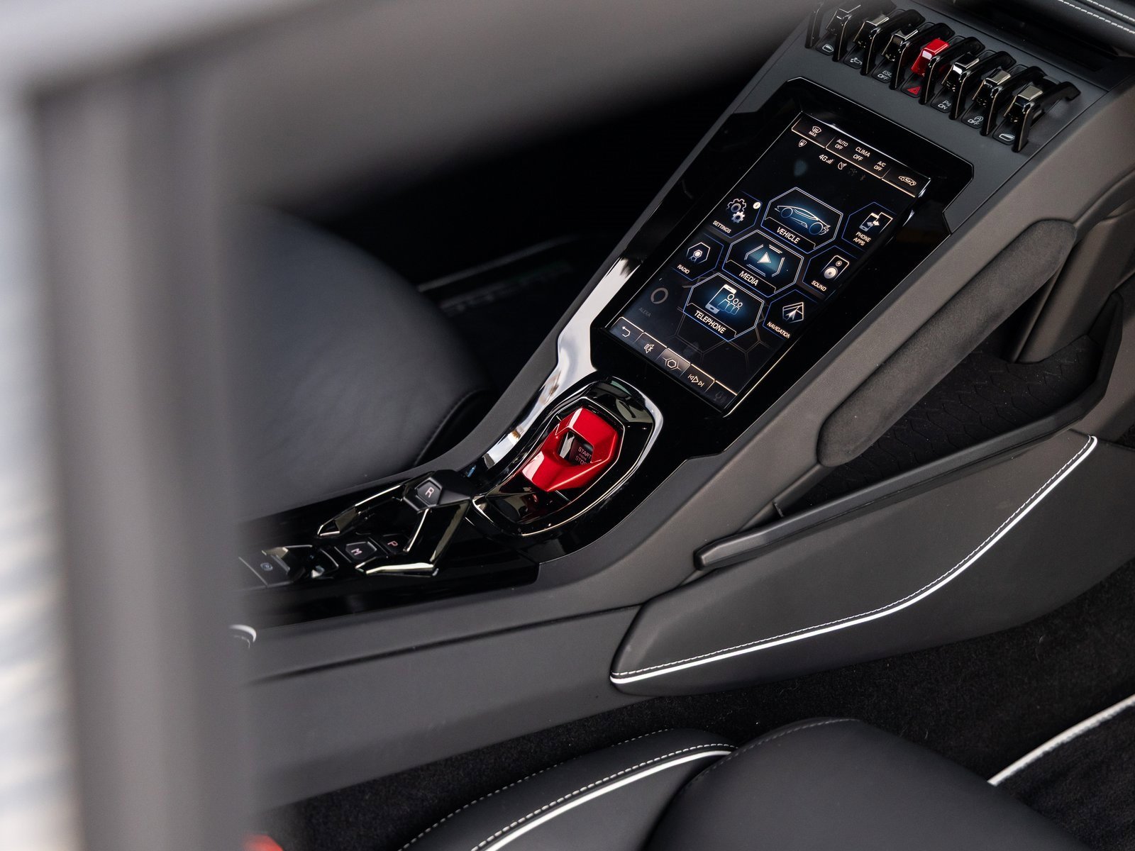 Used 2023 Lamborghini Huracan EVO image 37