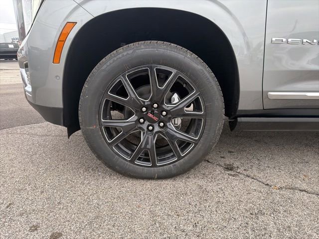 New 2026 GMC Yukon XL Denali w/ Denali Reserve Package image 10