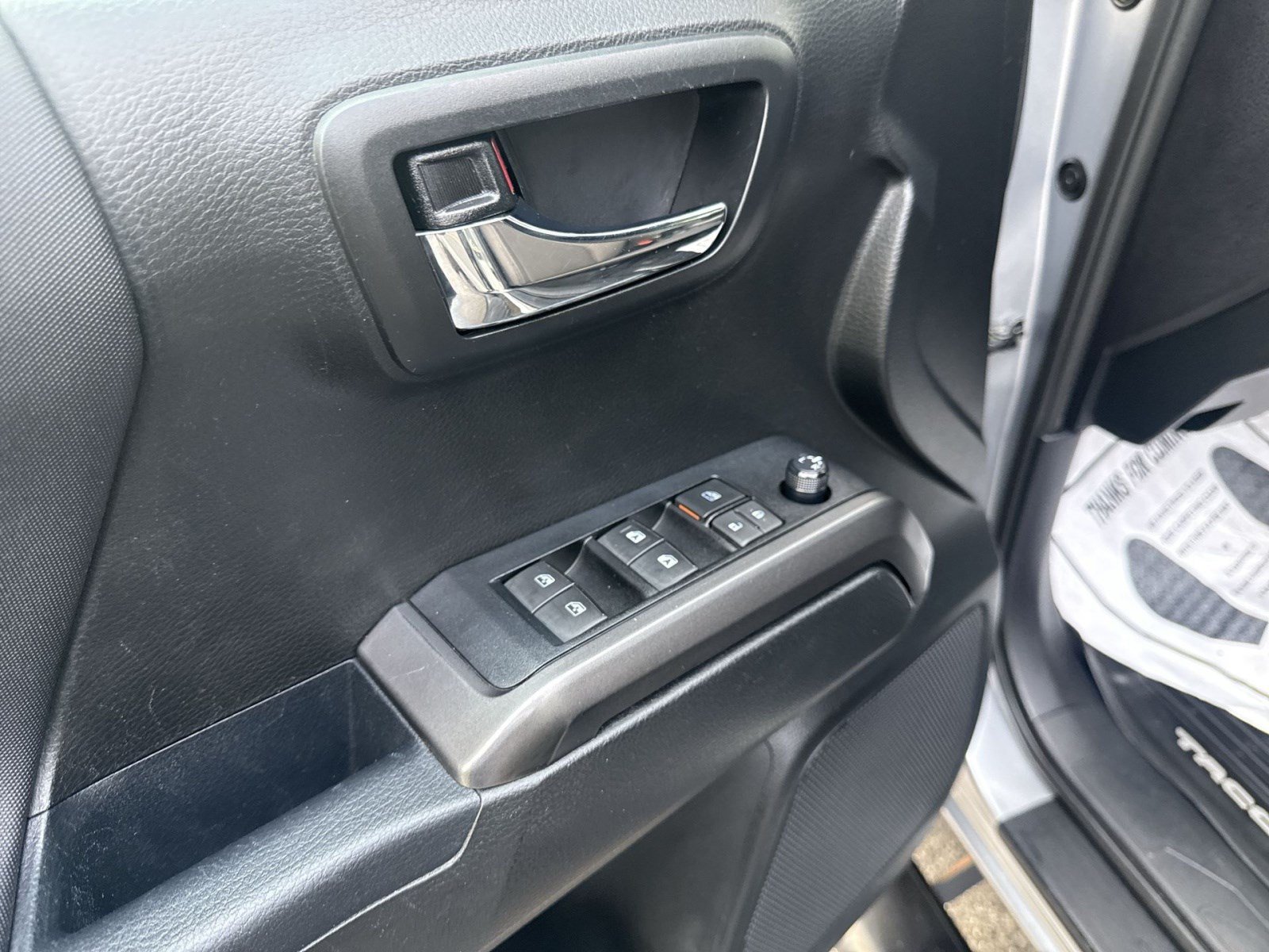 Used 2019 Toyota Tacoma TRD Sport AWD/4WD image 14