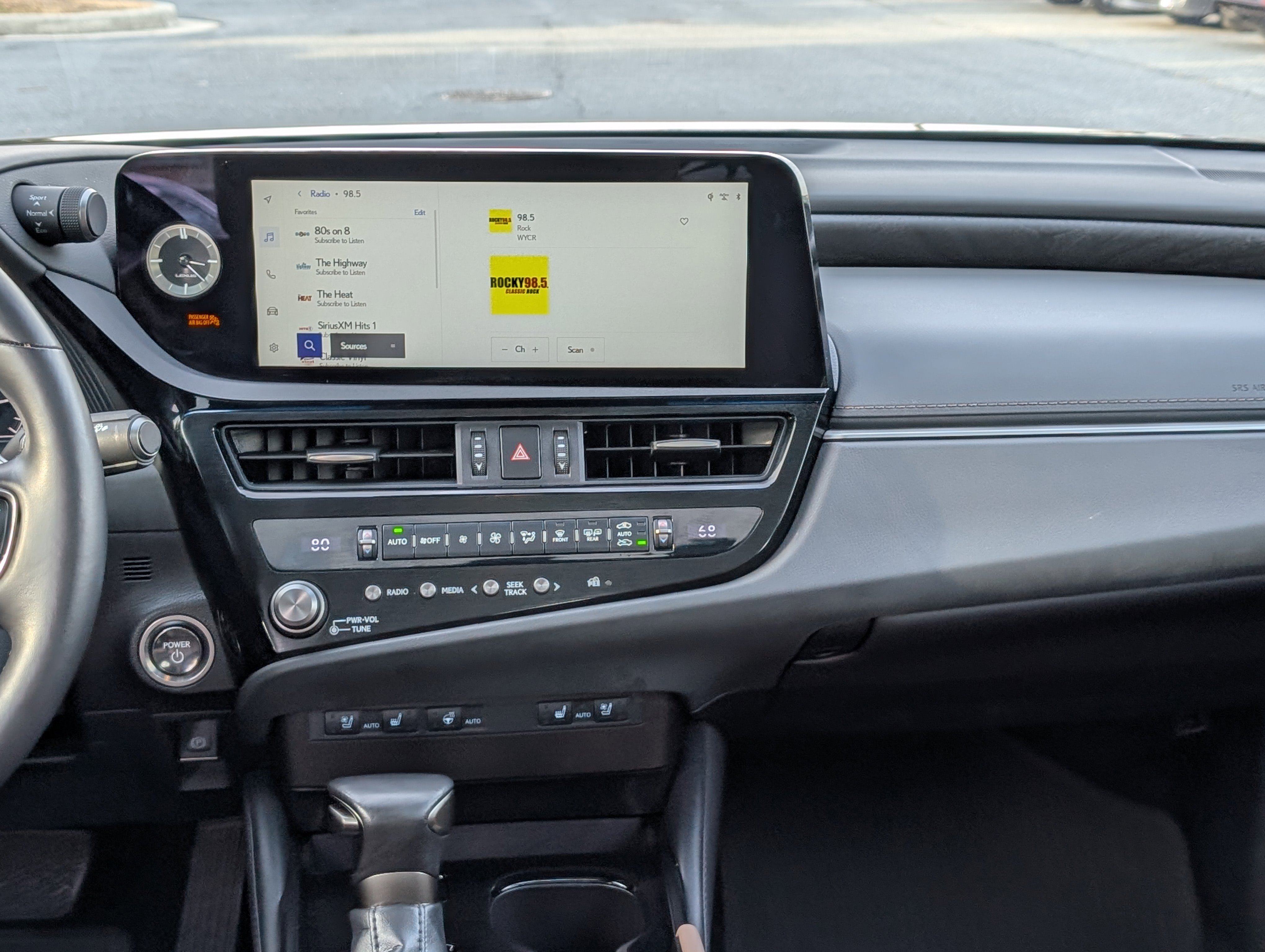 Certified 2025 Lexus ES 300h 300h image 18