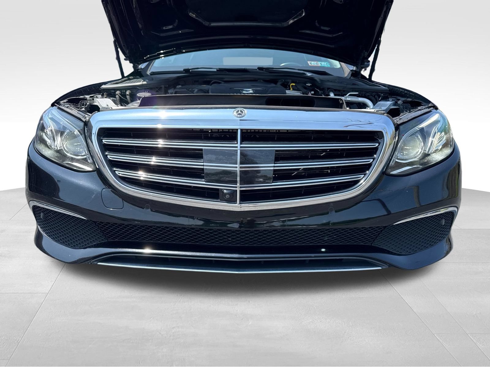 Used 2018 Mercedes-Benz E 300 4MATIC image 23