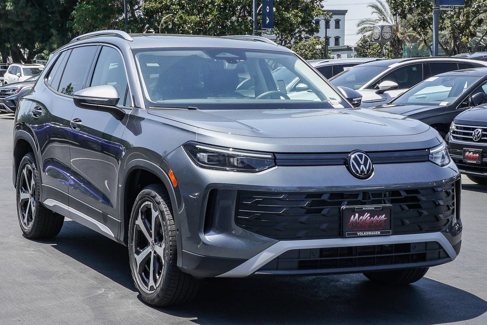 New 2026 Volkswagen Tiguan SE AWD/4WD image 3