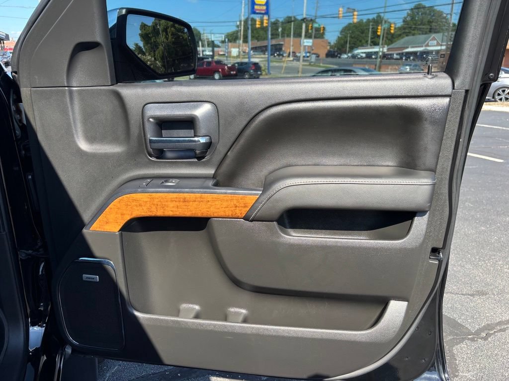 Used 2017 Chevrolet Silverado 1500 High Country AWD/4WD image 33
