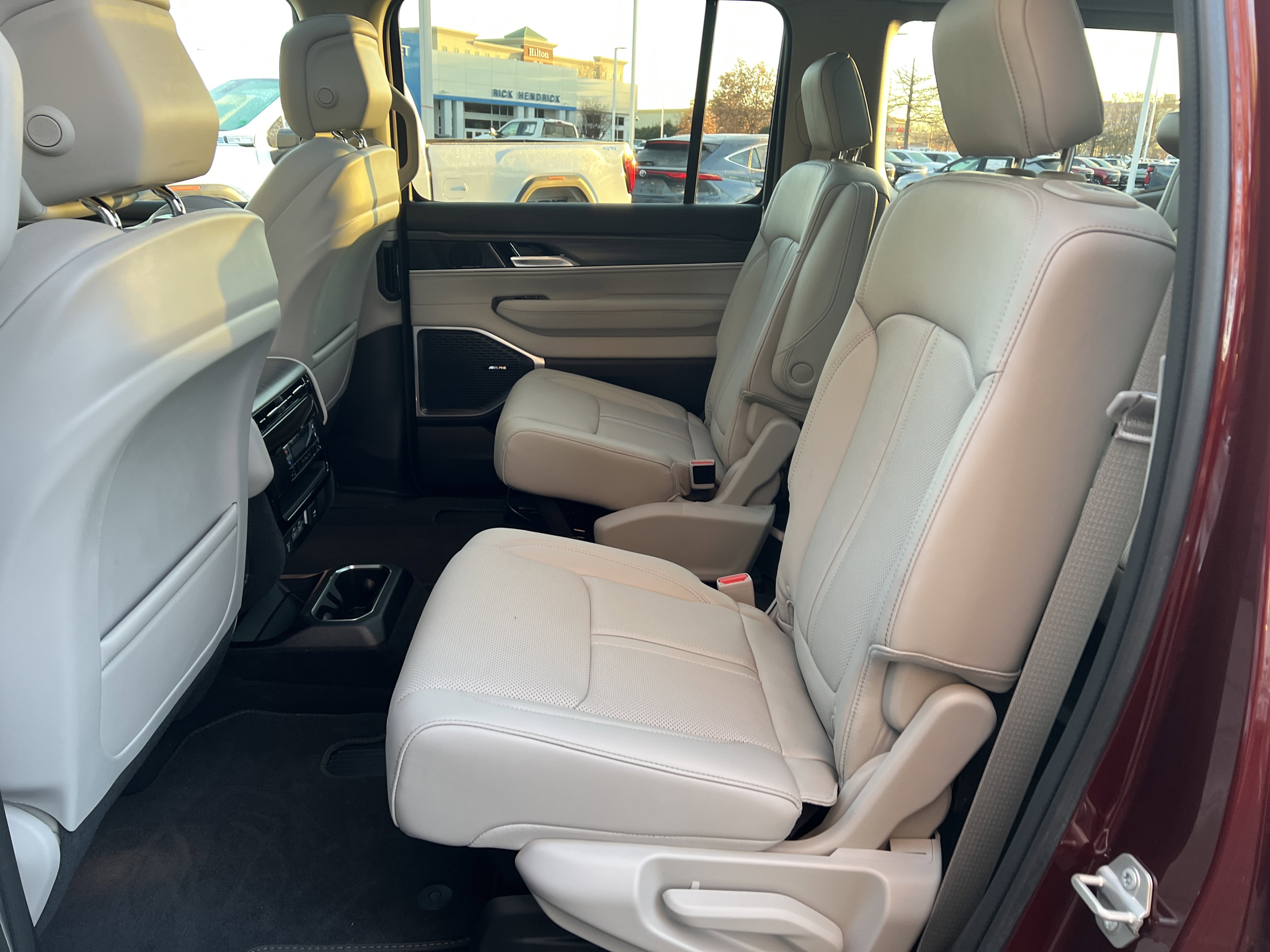 Used 2024 Jeep Wagoneer Series II w/ Premium Group I image 18