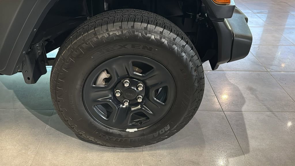 Used 2025 Jeep Wrangler Sport image 6