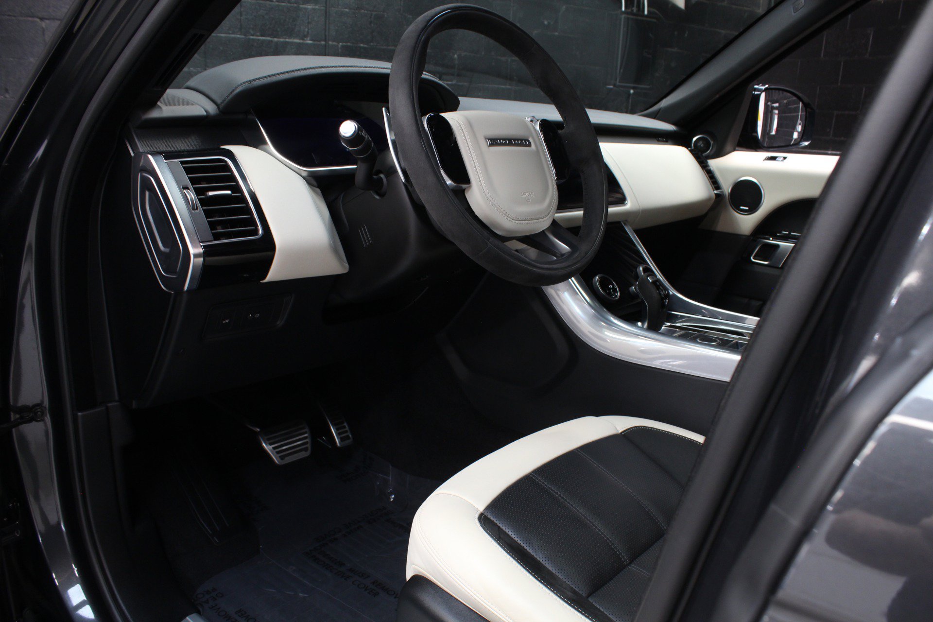 Used 2022 Land Rover Range Rover Sport HST AWD/4WD image 31