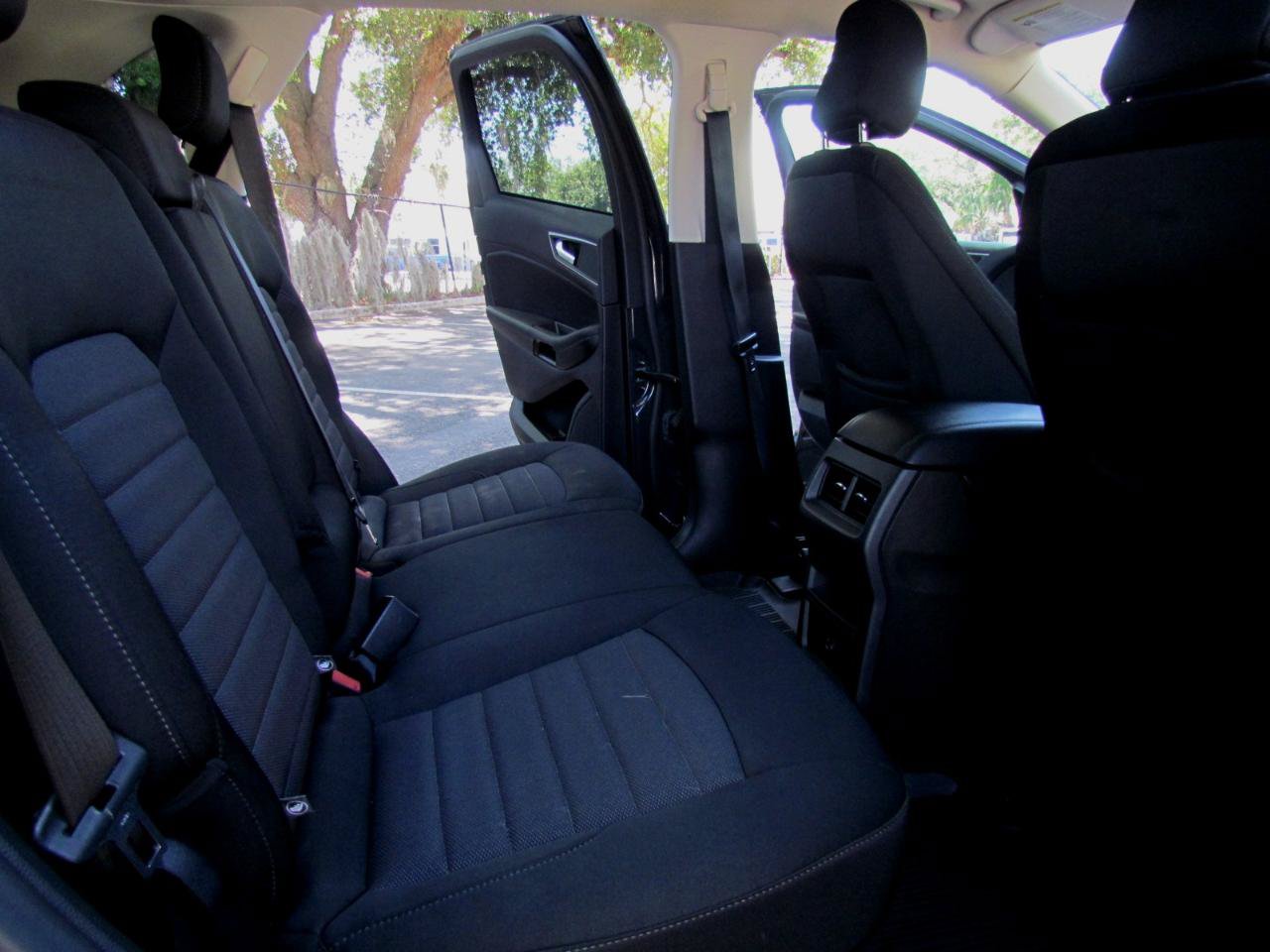 Used 2021 Ford Edge SE FWD image 35