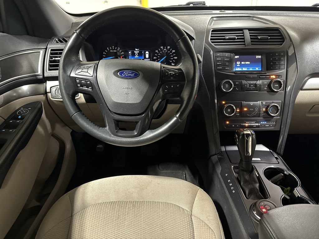 Used 2019 Ford Explorer XLT AWD/4WD image 11