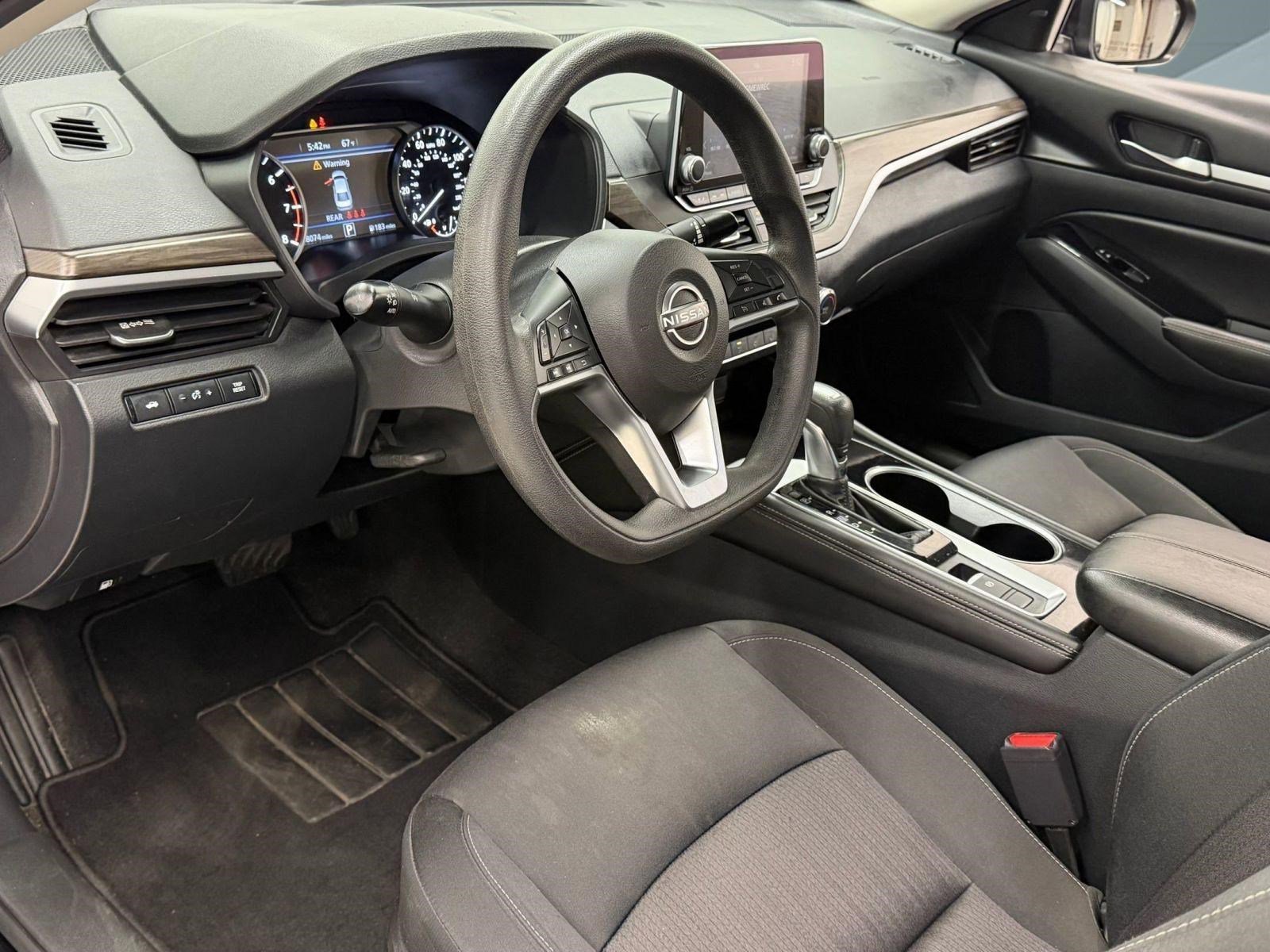 Used 2023 Nissan Altima 2.5 SV AWD/4WD image 3