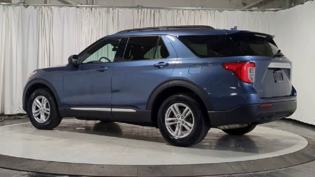 Used 2020 Ford Explorer XLT image 8
