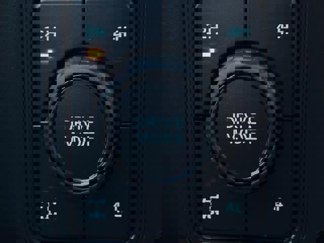 New 2026 Ford F250 Lariat w/ Black Appearance Package image 17