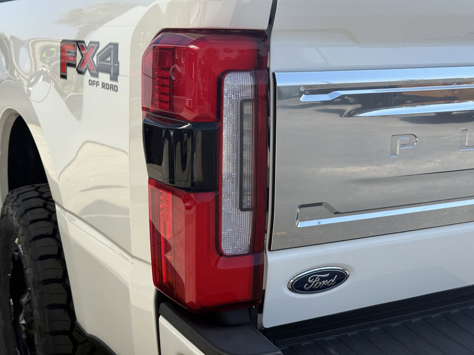 Used 2024 Ford F250 Platinum image 7